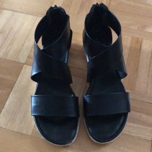 Sofft women’s black leather sandals size 9 M